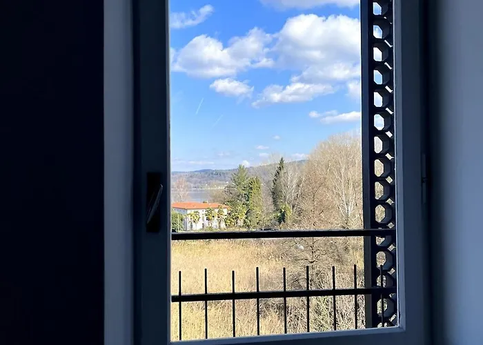 View * 도멜레토